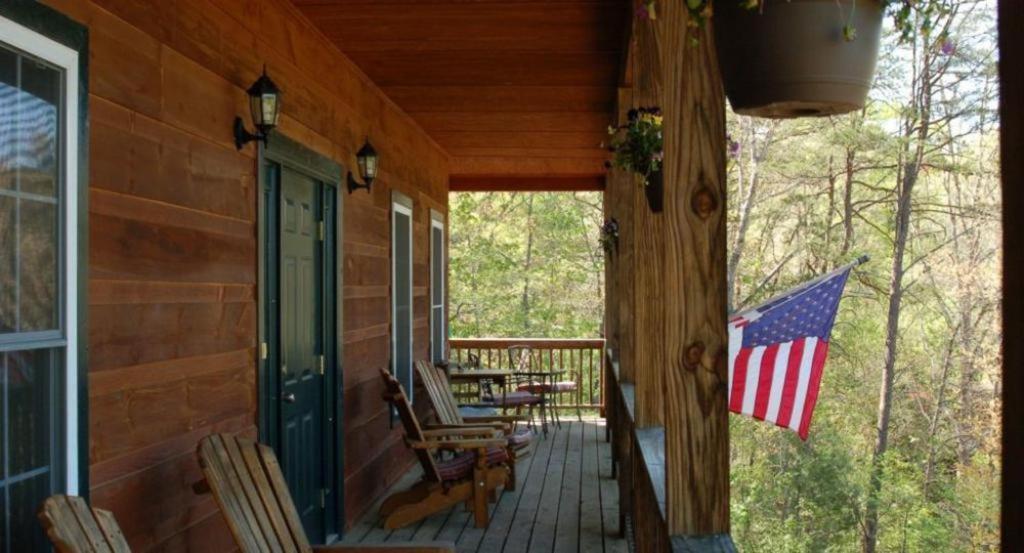 Long Mountain Lodge Bed & Breakfast Dahlonega Dış mekan fotoğraf