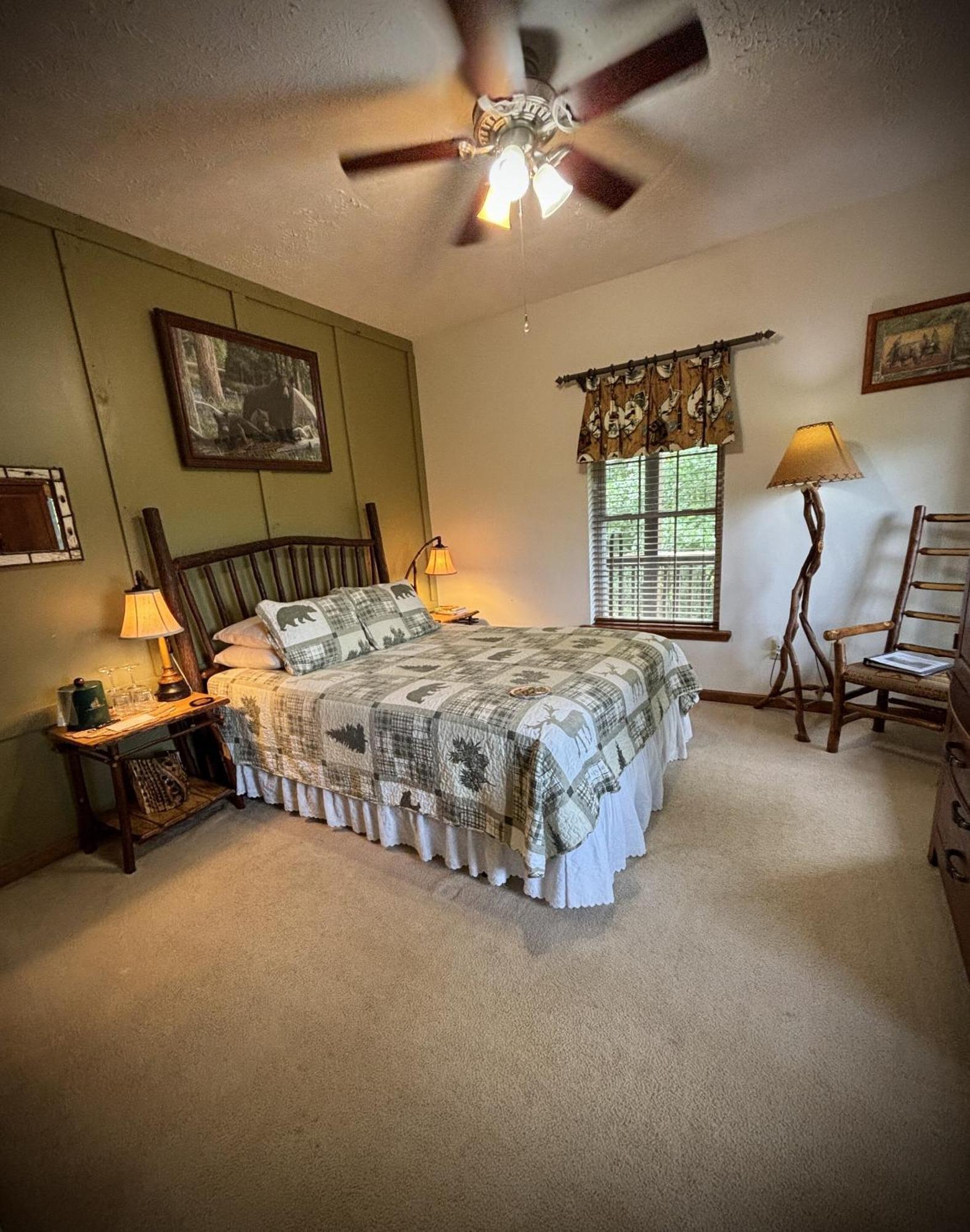 Long Mountain Lodge Bed & Breakfast Dahlonega Dış mekan fotoğraf