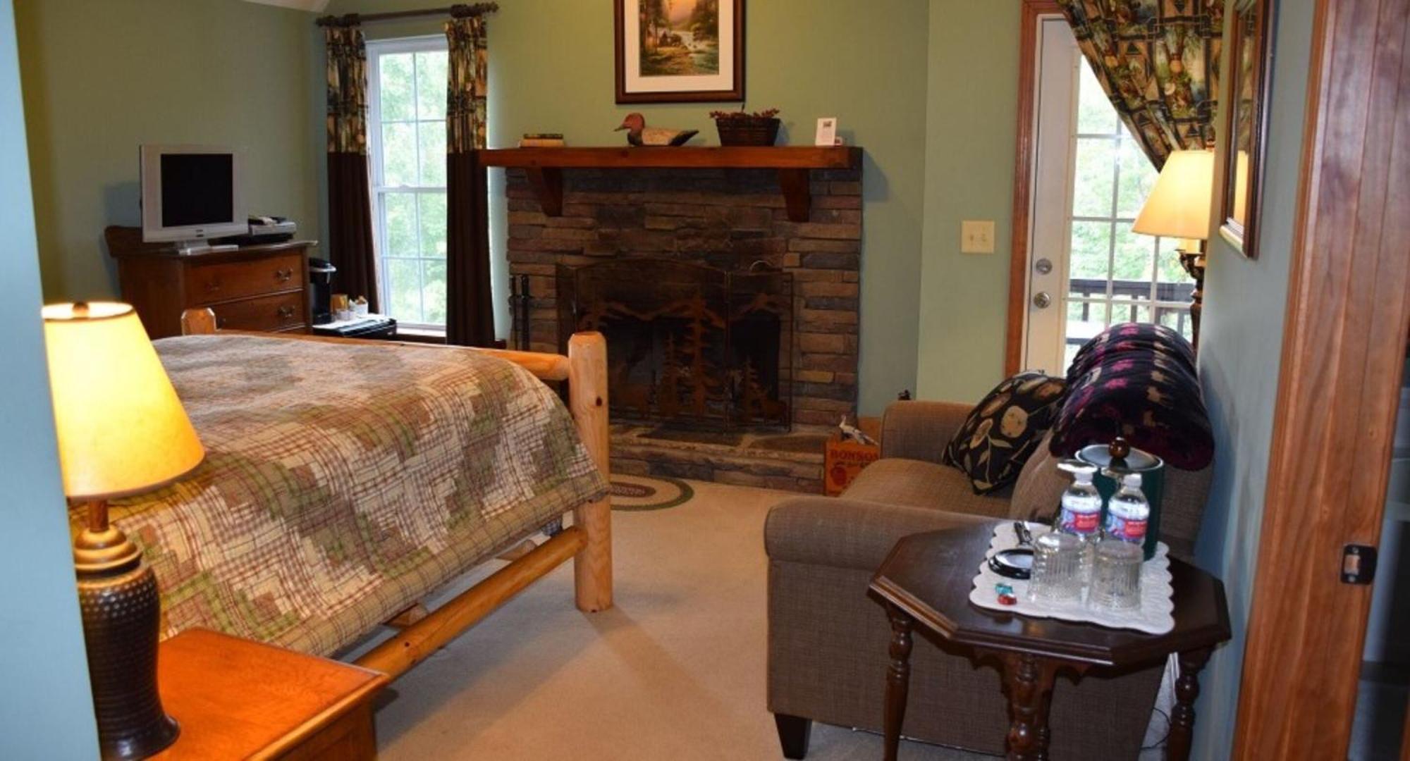 Long Mountain Lodge Bed & Breakfast Dahlonega Dış mekan fotoğraf