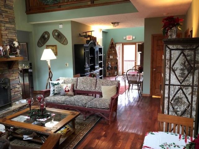 Long Mountain Lodge Bed & Breakfast Dahlonega Oda fotoğraf