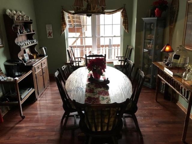 Long Mountain Lodge Bed & Breakfast Dahlonega Oda fotoğraf
