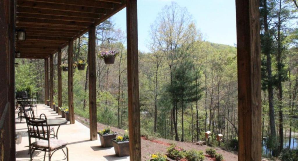 Long Mountain Lodge Bed & Breakfast Dahlonega Dış mekan fotoğraf