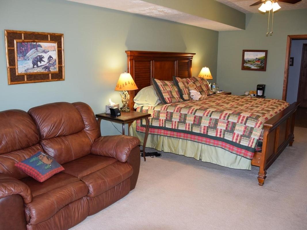 Long Mountain Lodge Bed & Breakfast Dahlonega Oda fotoğraf