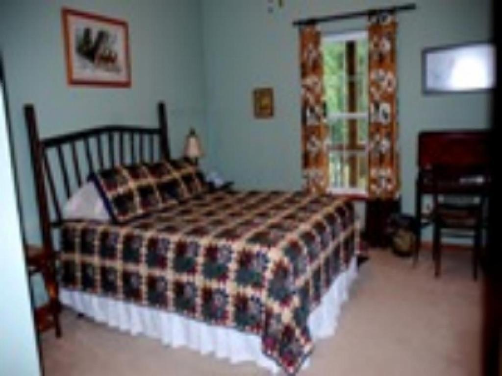 Long Mountain Lodge Bed & Breakfast Dahlonega Oda fotoğraf