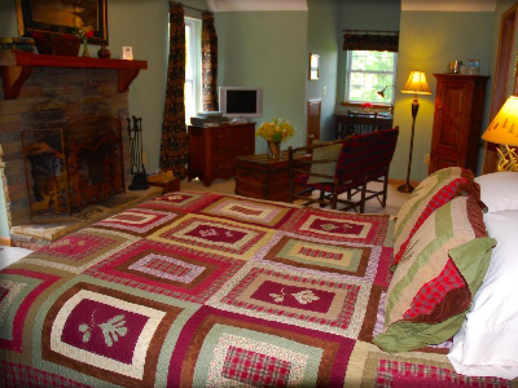 Long Mountain Lodge Bed & Breakfast Dahlonega Oda fotoğraf